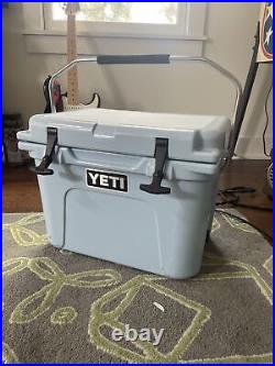 Yeti Roadie 20 Cooler Ice Blue DISCONTINUED AND RARE