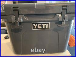 Yeti Roadie 20 Cooler W Handle Charcoal Gray DISCONTINUED MODEL & COLOR