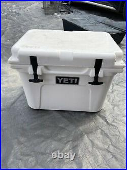 Yeti Roadie 20 Cooler, White