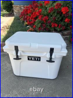 Yeti Roadie 20 Cooler White with Handle and Plug. Rare. Discontinued. Limited