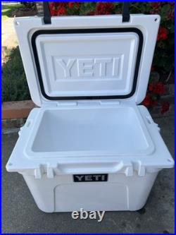 Yeti Roadie 20 Cooler White with Handle and Plug. Rare. Discontinued. Limited