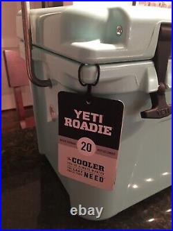 Yeti Roadie 20 Hard Cooler Seafoam