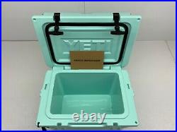 Yeti Roadie 20 Hard Cooler Seafoam 5.0 Gallon / 16 Can Capacity