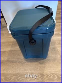 Yeti Roadie 24 Agave Teal Hard Cooler! Retired Color! Used Twice