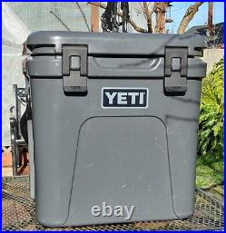 Yeti Roadie 24 Cooler Hard Case Charcoal Gray 17 H x 16 W x 13 W Pre-owned