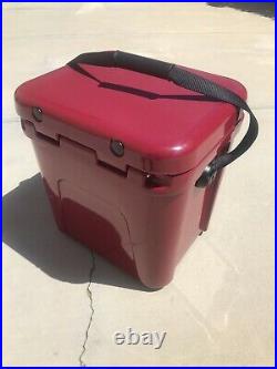 Yeti Roadie 24 Hard Cooler Harvest Red Fall Collection Limited Edition