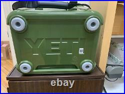 Yeti Roadie 24 Hard Cooler Highlands Olive NEW FREE SHIPPING