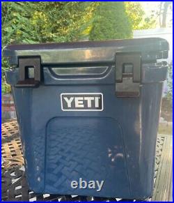 Yeti Roadie 24 Hard Cooler Navy