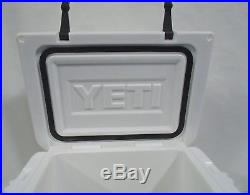 Yeti Roadie Cooler 20 Quart Ice Capacity Heavy Duty Camping Cold Drink Box