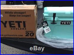 Yeti Roadie Cooler Sea foam Green YETI hard plastic 20 qt New rare limited ed