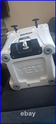 Yeti Silo 6 Gallon Water Cooler White