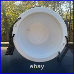 Yeti Tank 45 White Beverage Tub NEW Hard to Find