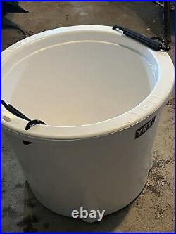 Yeti Tank 85 Ice Bucket White Great Condition Local Pick Up Only