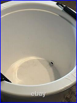 Yeti Tank 85 Ice Bucket White Great Condition Local Pick Up Only