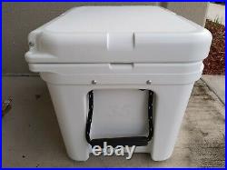 Yeti Tundra 35 Cooler White