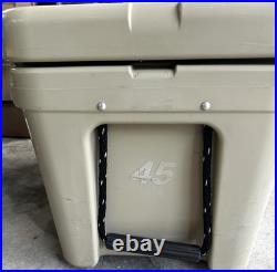 Yeti Tundra 45 Cooler Dessert Tan