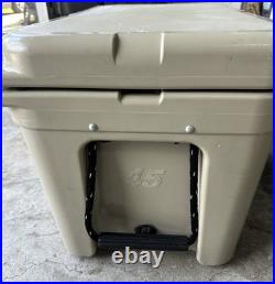 Yeti Tundra 45 Cooler Dessert Tan