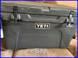 Yeti Tundra 45 Cooler Ice Chest Charcoal Grey