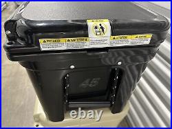 Yeti Tundra 45 RARE BLACK Cooler Awesome SOLD OUT! New With Tags LIMITED ED