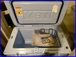 Yeti Tundra 45 Reef Blue Cooler Excellent Condition