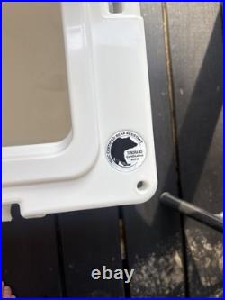 Yeti Tundra 45 White Cooler With Cutting Board Lid