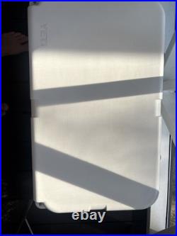 Yeti Tundra 45 White Cooler With Cutting Board Lid