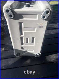 Yeti Tundra 45 White Cooler With Cutting Board Lid