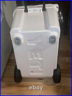 Yeti Tundra Haul Hard Cooler White Branded Vineyard Vines Limited Edition